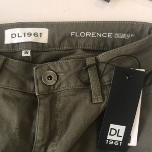 Brand new army green DL1961 Florence cropped jeans